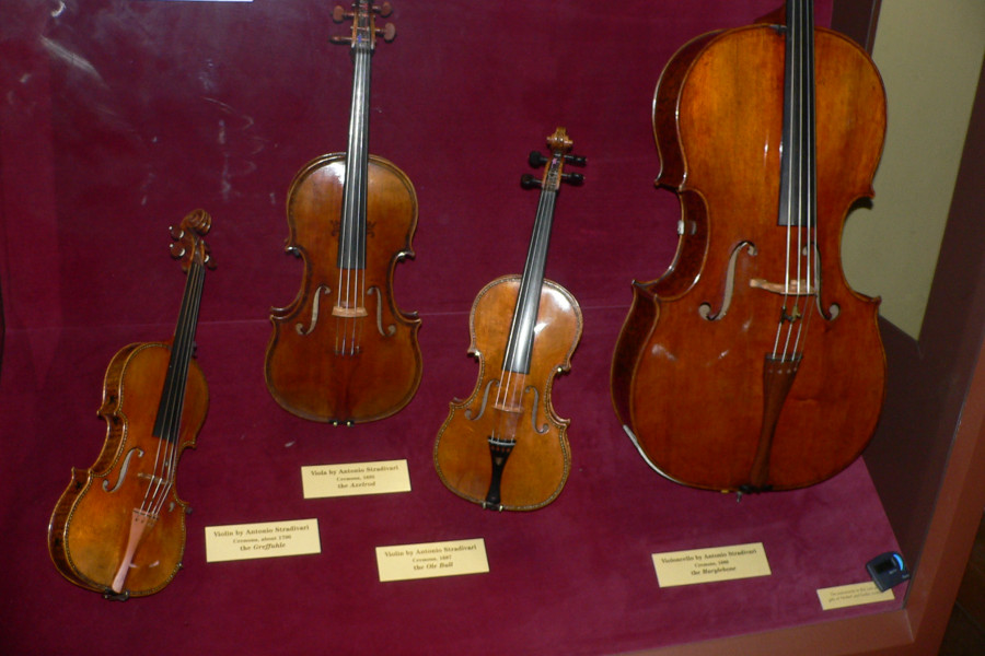 Vier Instrumente von Stradivari
